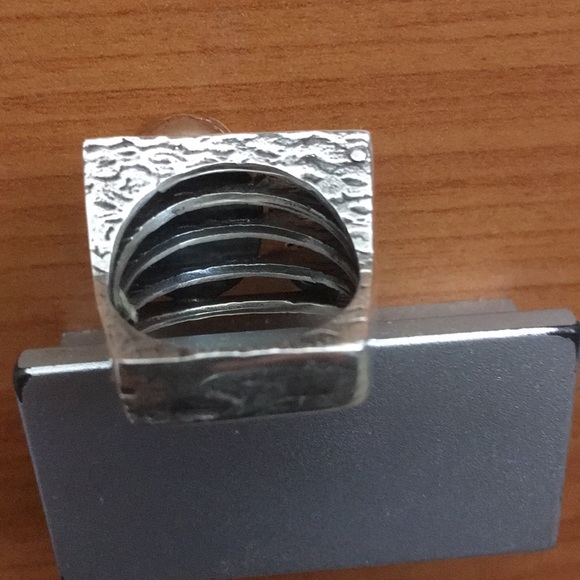 New size 8 Sterling Silver ring - Picture 4 of 7
